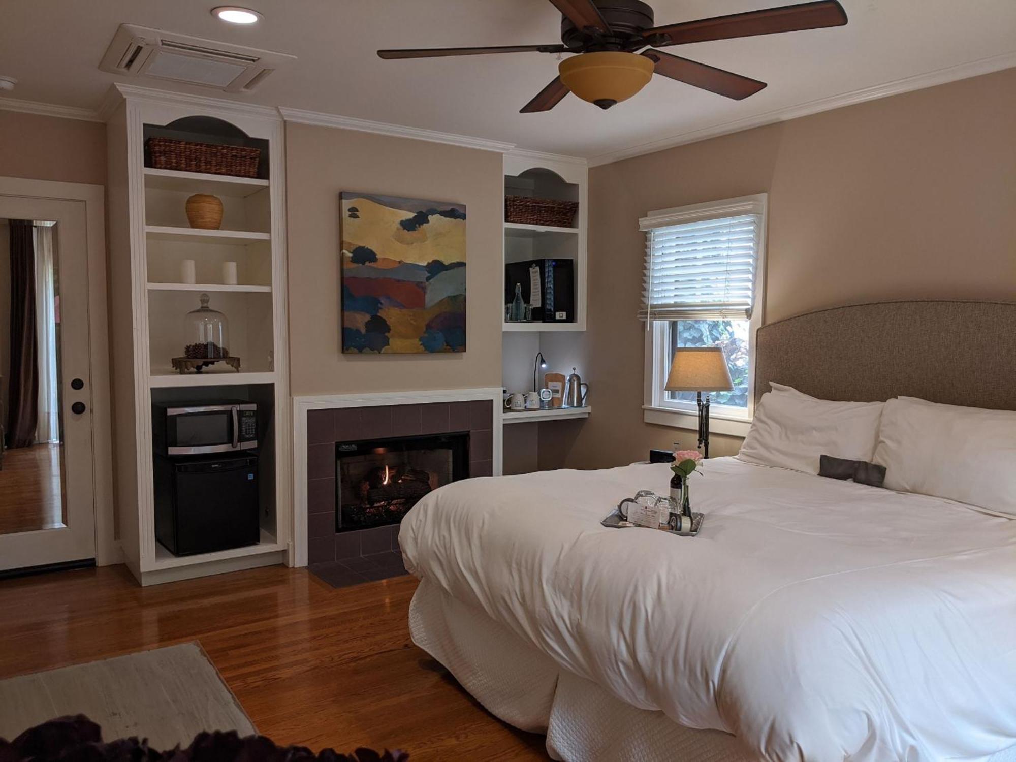 Inn On Randolph Napa Room photo